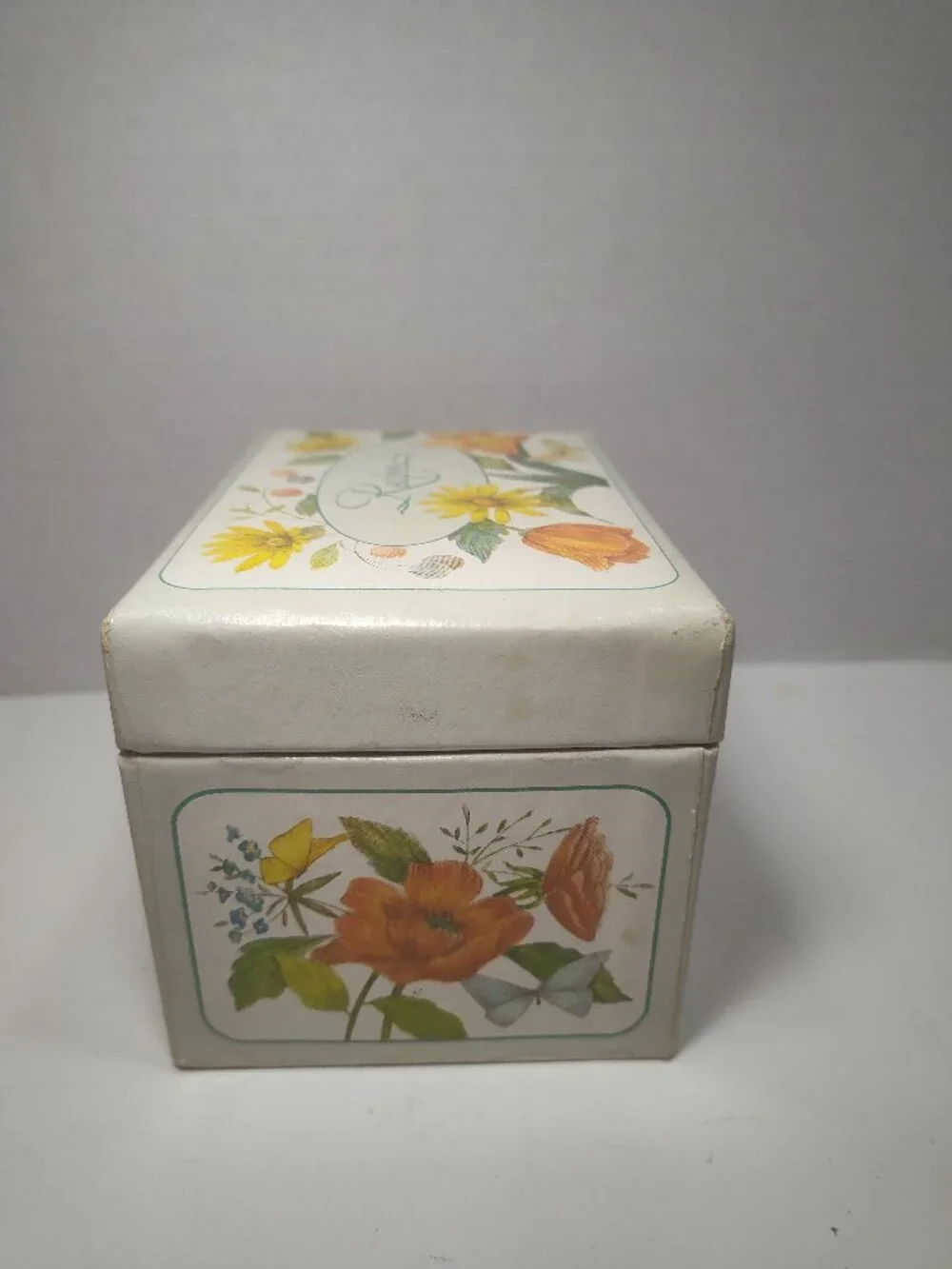 Vintage 1981 Current Kitchen Fare Recipe Card Box w/ Cards Floral Recipe Set